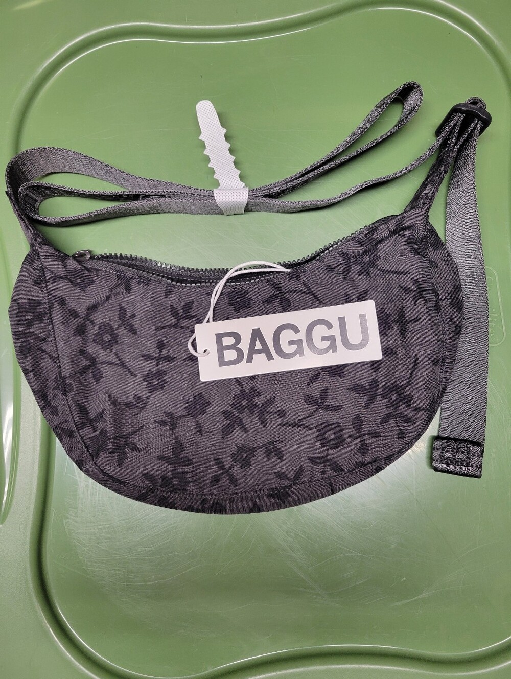 Baggu Small Crescent Ditsy Floral Nwt
